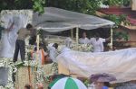 Akshay Kumar at Rajesh Khanna_s Funeral in Mumbai on 19th July 2012 (96).JPG